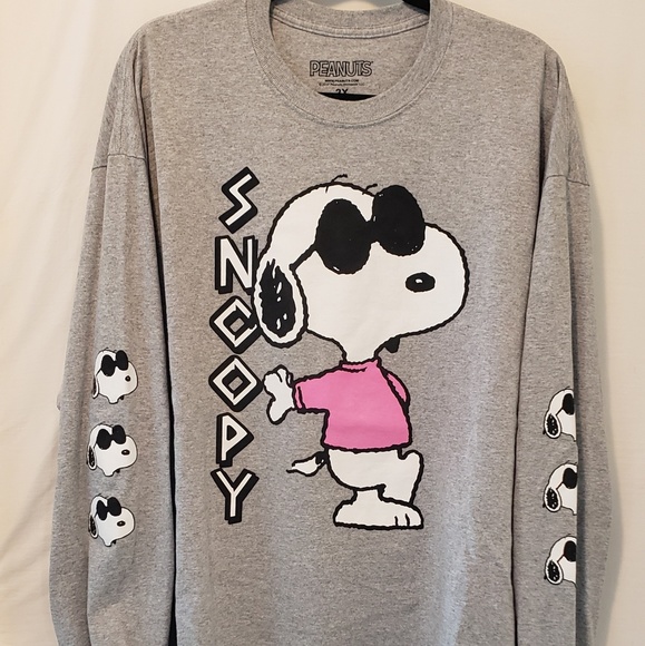 Peanuts Tops - **PRICE DROP**Peanuts Snoopy Long-sleeved T-Shirt